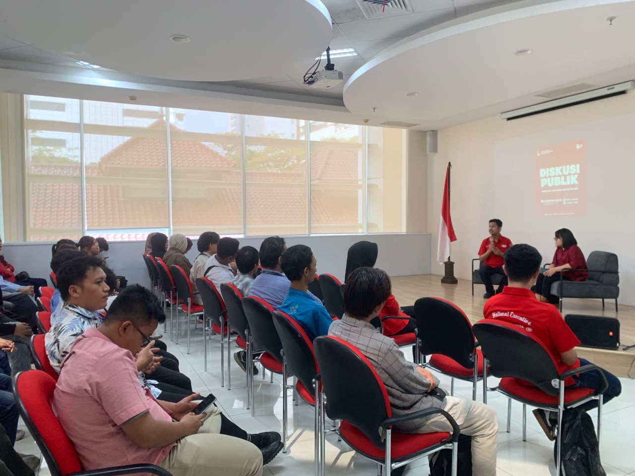 Diskusi Publik En Lmnd